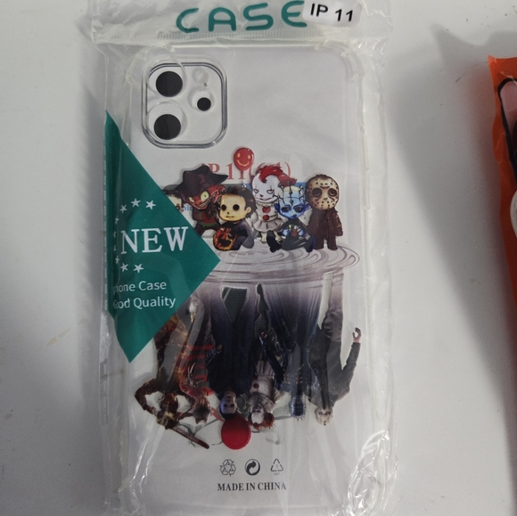 Iphone 11 Halloween case - Picture 2 of 2